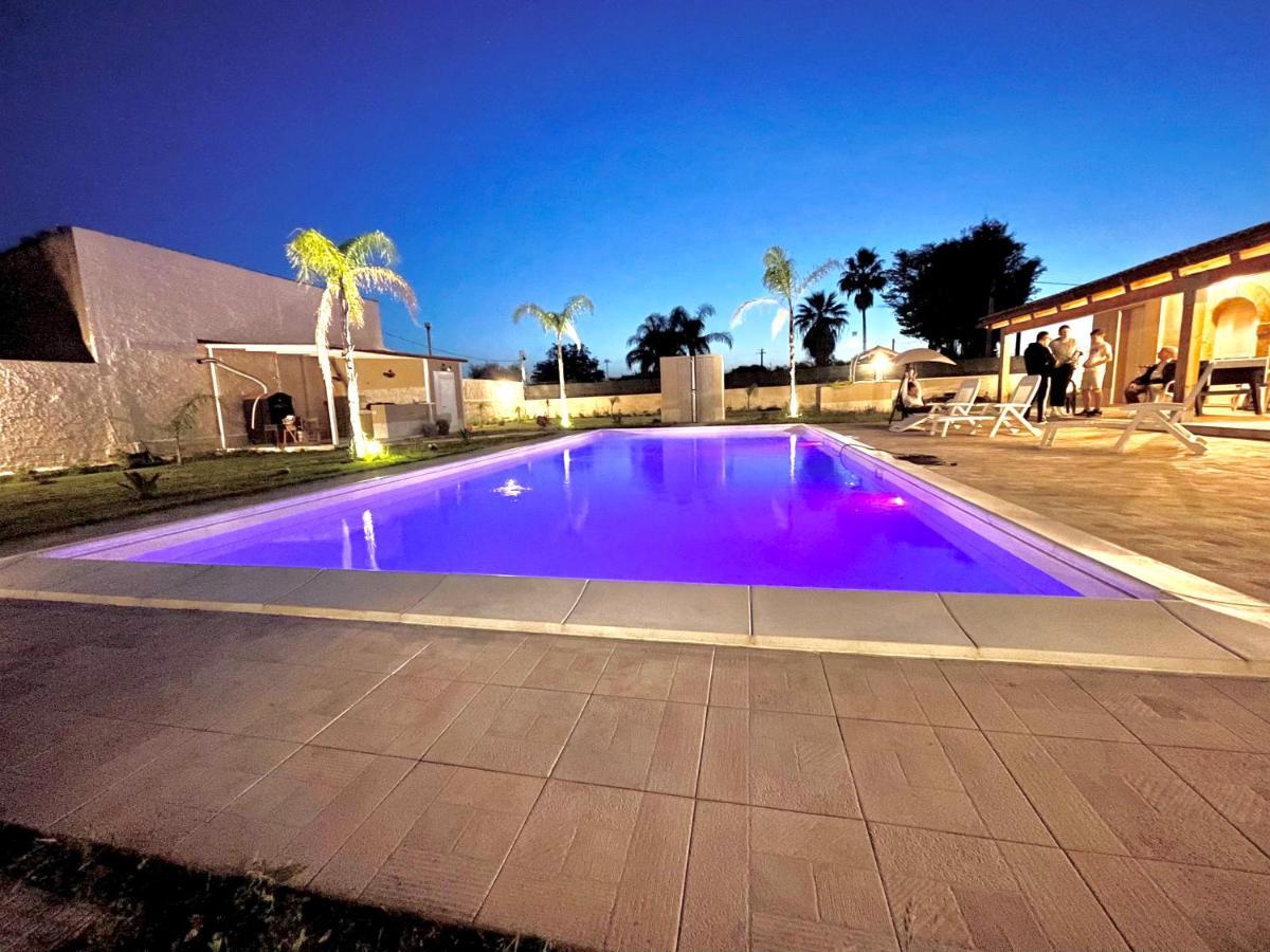 Villa Nunzia Con Piscina, Sauna E Idromassaggio. Floridia Exterior photo