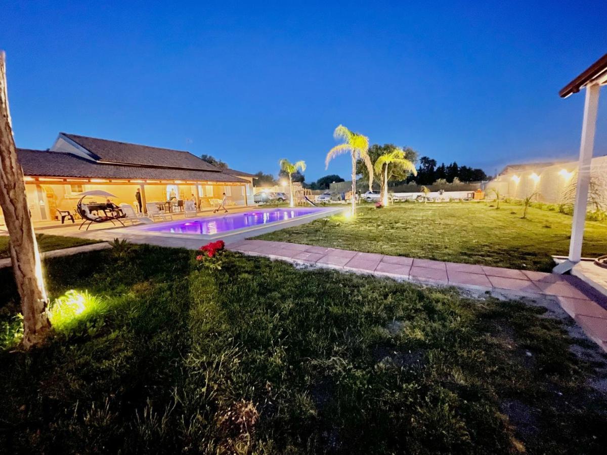 Villa Nunzia Con Piscina, Sauna E Idromassaggio. Floridia Exterior photo